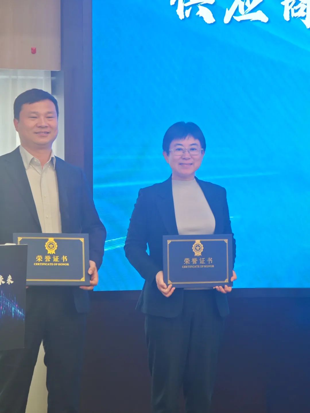 动态 | 东洲评估梁彬出席浦东创投集团合作签约仪式,并作为资产评估供应商代表发言